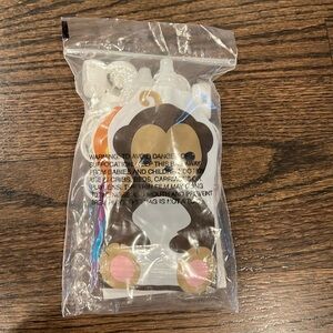 👗New in Bag reusable food pouches, 4 pouches with extra tops